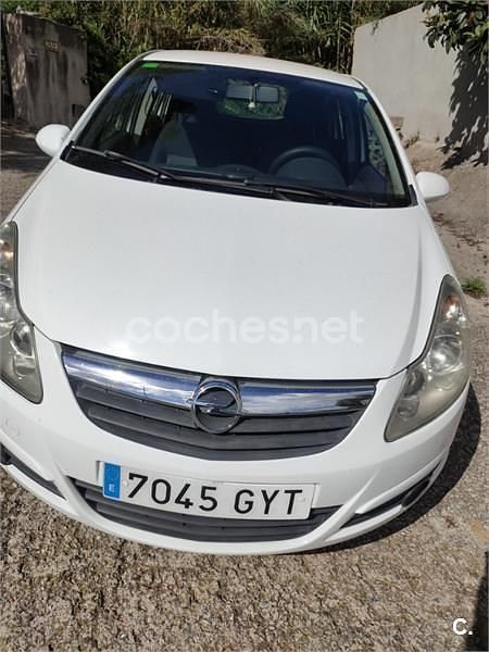 Blanco Usado 2010 Opel Corsa Berlina | 3880 € (Buen precio) - Imagen 1/4
