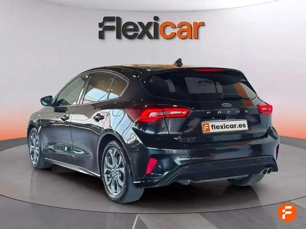 Usado Ford Focus ST-Line 155 CV (114 kW) 2024 Negro Berlina