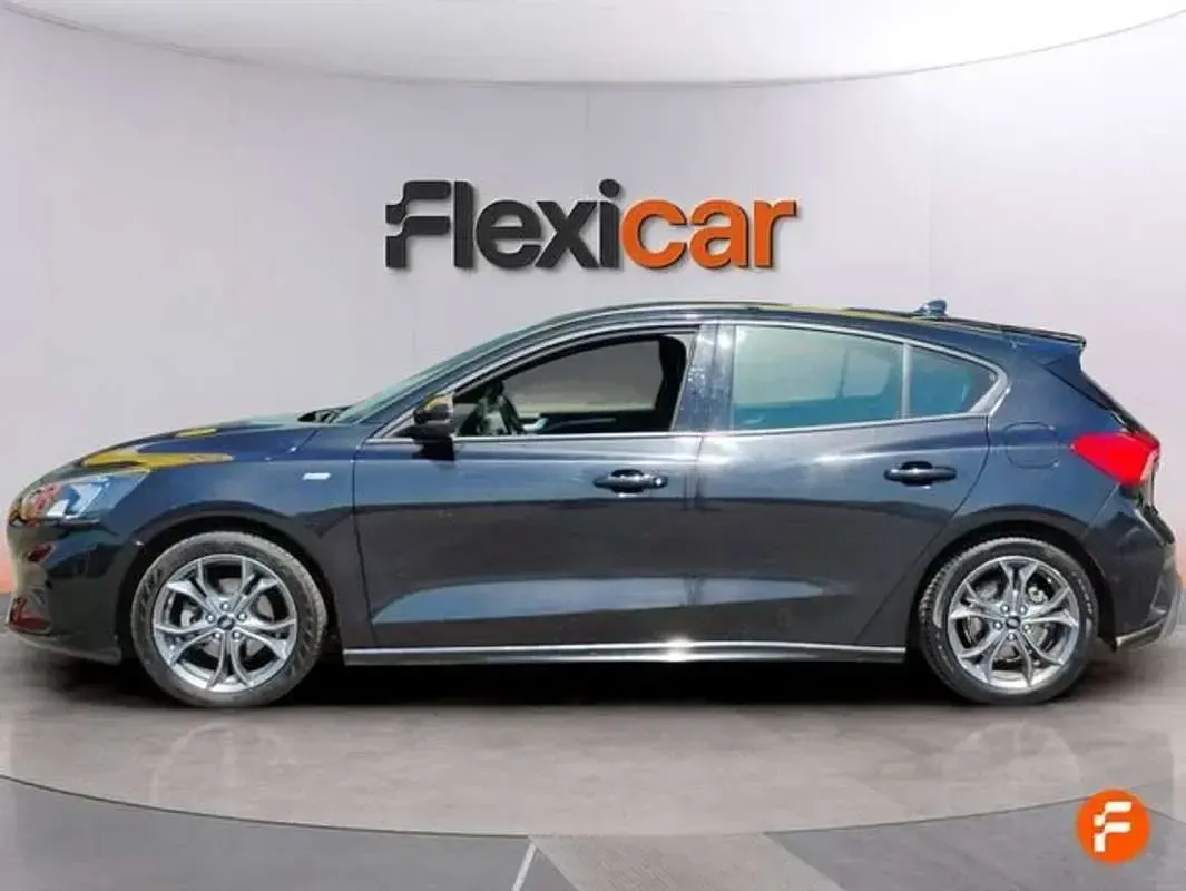 Usado Ford Focus ST-Line 125 CV (91 kW) 2020 Negro Utilitario