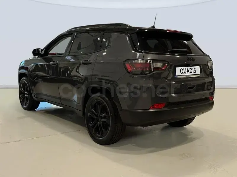 Usado Jeep Compass 130 CV (95 kW) 2022 Gris / plata SUV