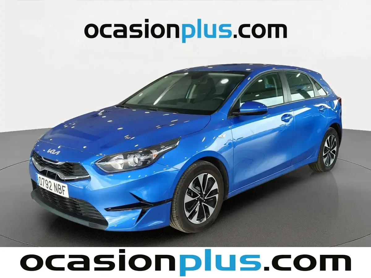 Usado Kia Ceed 101 CV (74 kW) 2025 Azul Utilitario