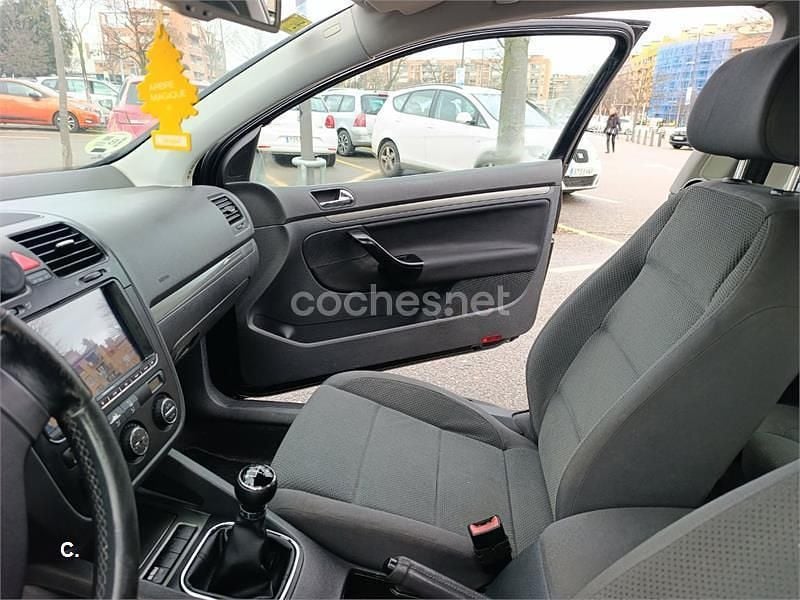 Usado VW Golf IV Trendline 115 CV (84 kW) 2004 Negro Berlina