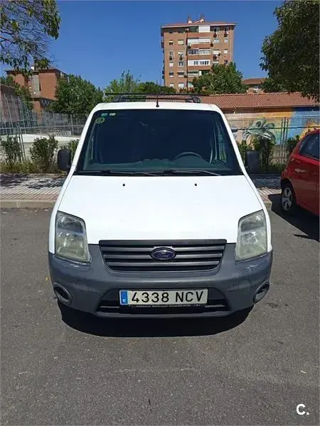Usado Ford Tourneo Trend 95 CV (69 kW) 2014 Blanco Monovolumen