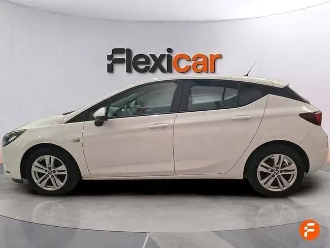 Usado Opel Astra Selective 110 HP (80 kW) 2018 Branco