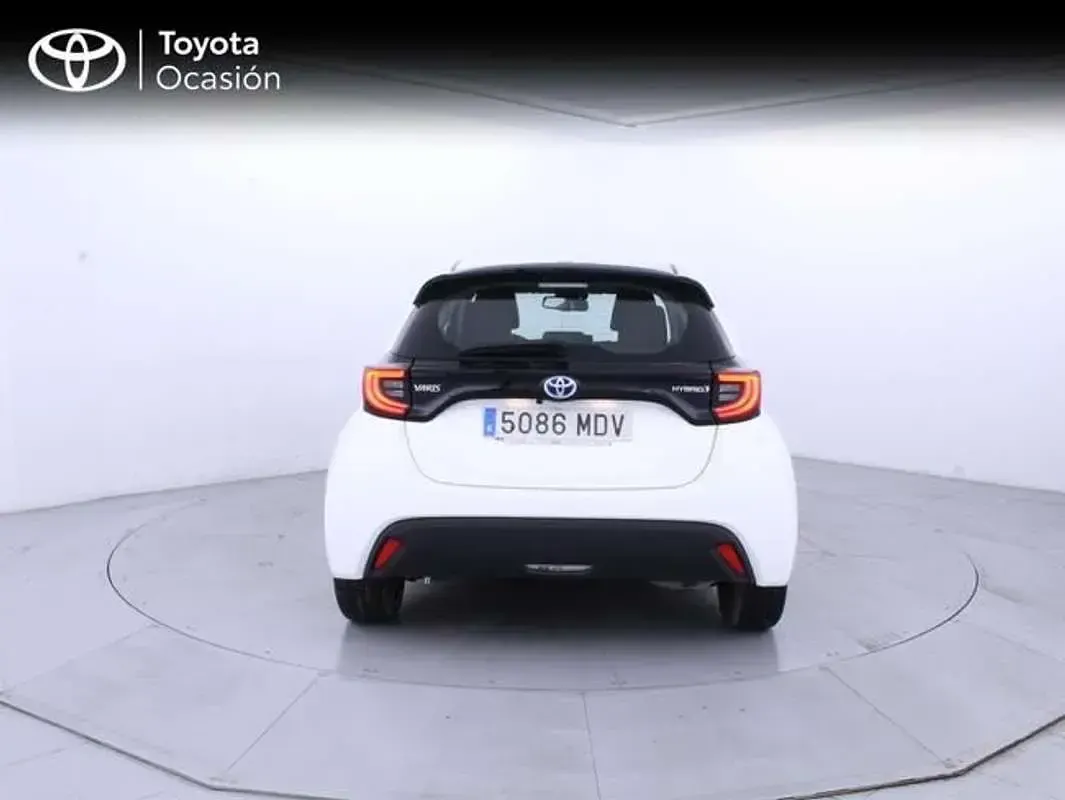 Usado Toyota Yaris Active 116 CV (85 kW) 2023 Blanco Utilitario
