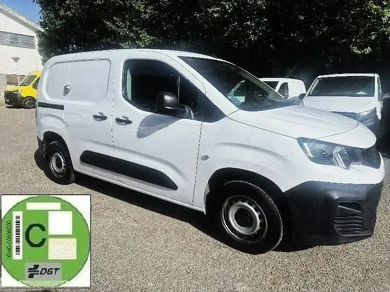 Usado Peugeot Partner S 102 CV (75 kW) 2021 Blanco Monovolumen