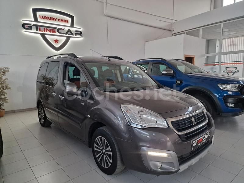 Usado Peugeot Partner Tepee Outdoor 100 CV (73 kW) 2016 Gris / plata Monovolumen