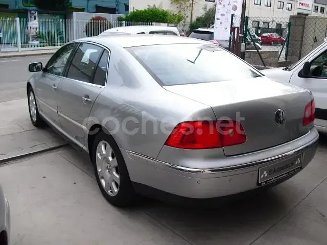 Usado VW Phaeton 225 CV (165 kW) 2006 Gris / plata Berlina
