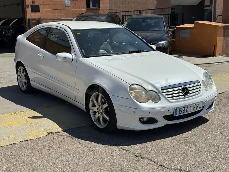 Usado Mercedes C200 Sport Edition 122 CV (89 kW) 2006 Blanco Berlina