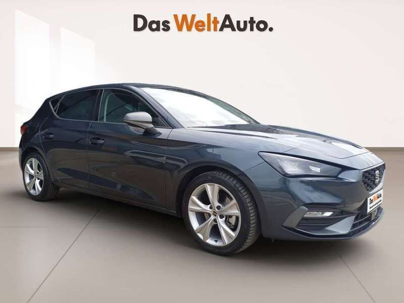 Gris Usado 2024 Seat Leon FR Berlina | 24.490 € (Precio justo) - Imagen 1/4