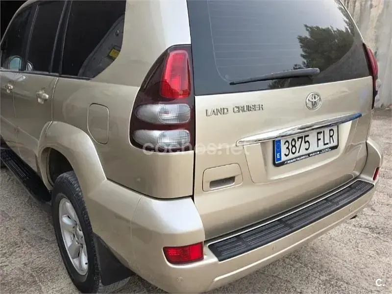 Usado Toyota Land Cruiser 166 CV (122 kW) 2007 Beige SUV