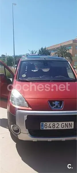 Usado Peugeot TePee Outdoor 90 CV (66 kW) 2009 Rojo Monovolumen