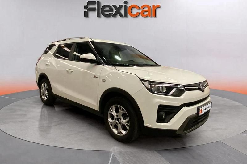 Blanco Usado 2023 Ssangyong (KGM) Tivoli SUV | 13.490 € (Buen precio) - Imagen 1/4