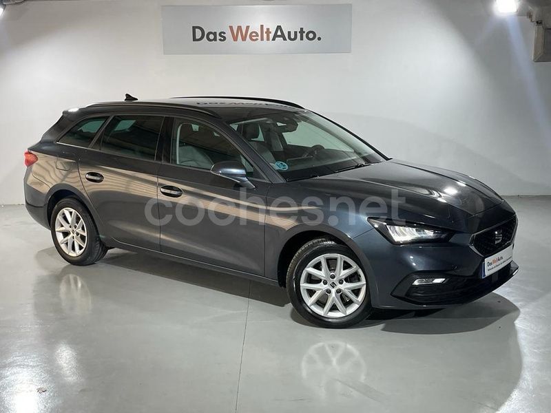 Gris / plata Usado 2024 Seat Leon Style Familiar | 22.900 € (Buen precio) - Imagen 1/4