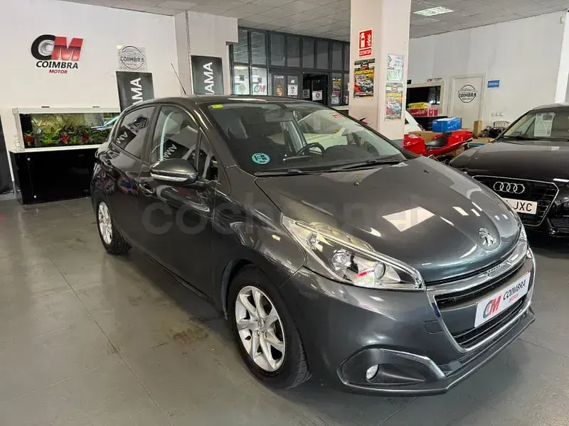 Usado Peugeot 208 Active 100 CV (73 kW) 2016 Negro Utilitario