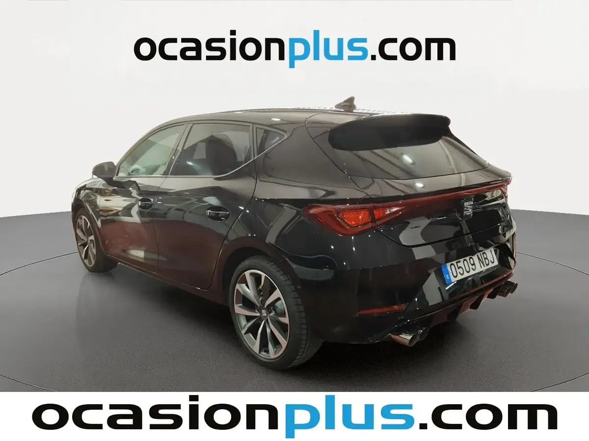 Usado Seat Leon FR 150 CV (110 kW) 2025 Negro Utilitario