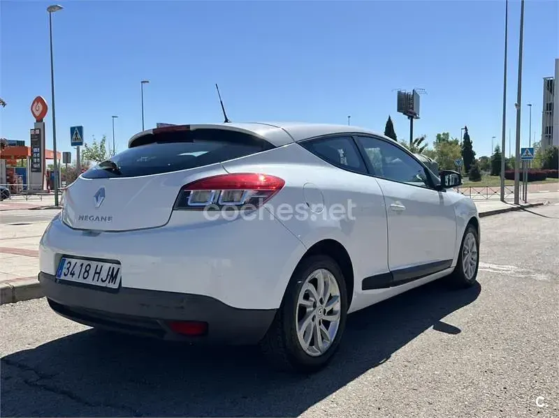 Usado Renault Mégane 110 CV (80 kW) 2012 Blanco Berlina