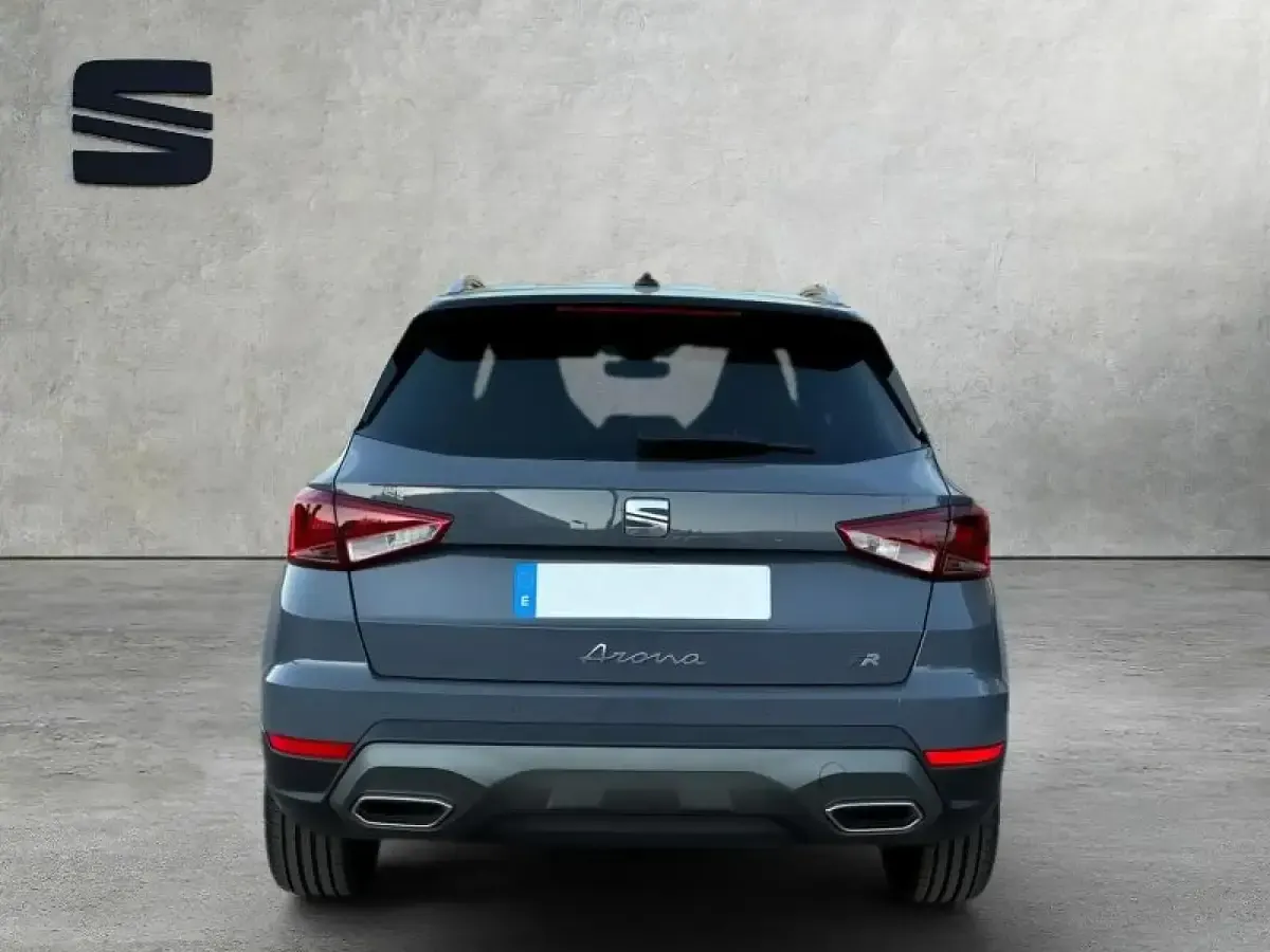 Usado Seat Arona FR 115 CV (84 kW) 2025 Gris/plata SUV