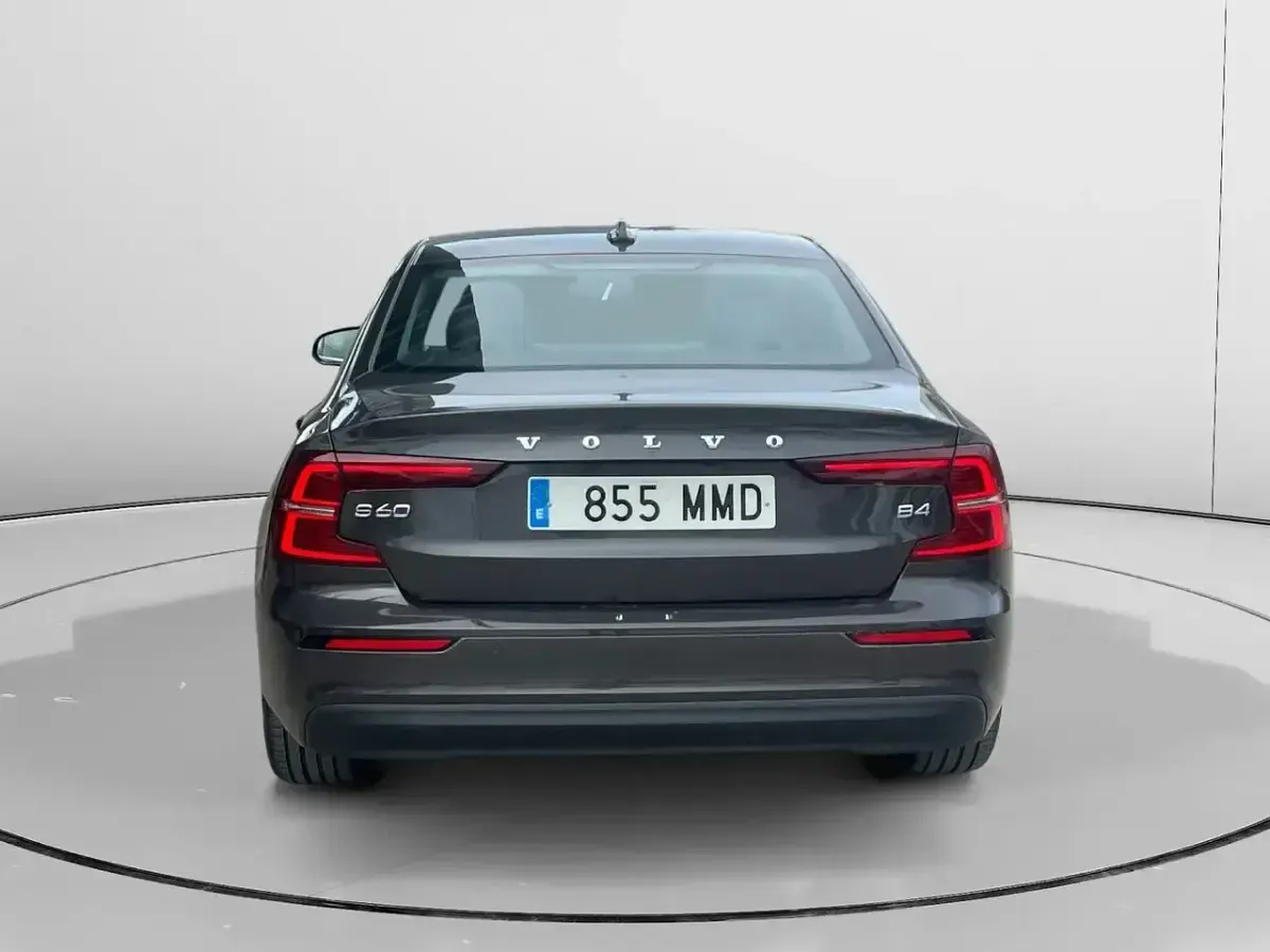 Usado Volvo S60 Core 197 CV (144 kW) 2023 Gris Berlina