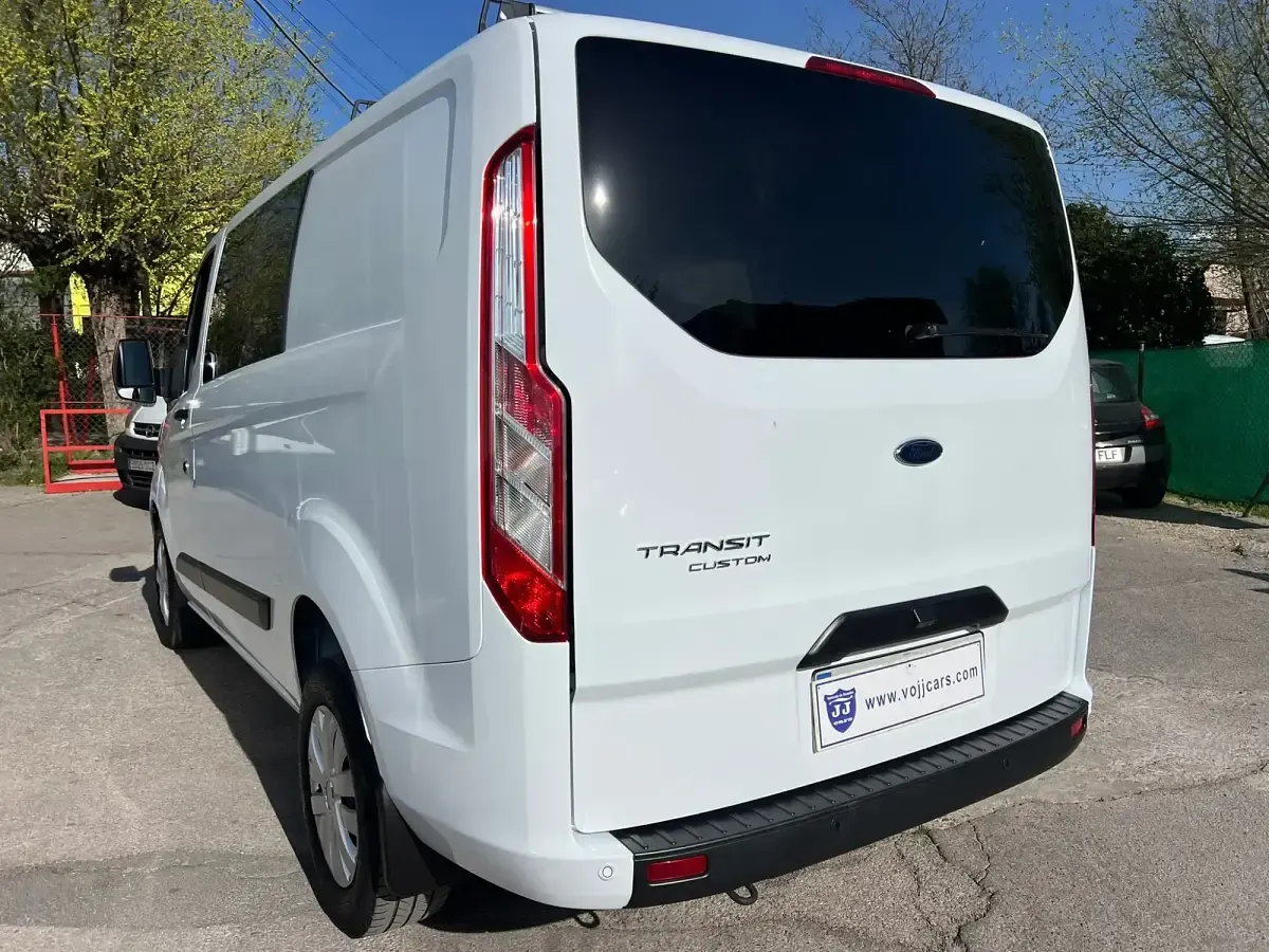 Usado Ford Transit Custom Trend 130 CV (95 kW) 2022 Blanco Familiar