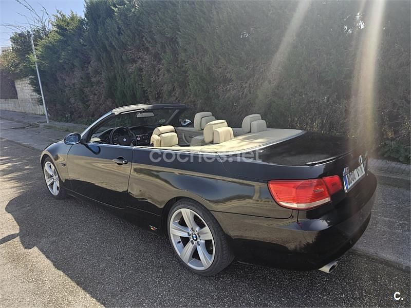 Usado BMW 320 Cabriolet 177 CV (130 kW) 2008 Negro Descapotable