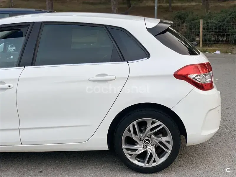 Usado Citroën C4 Exclusive 92 CV (67 kW) 2012 Blanco Berlina