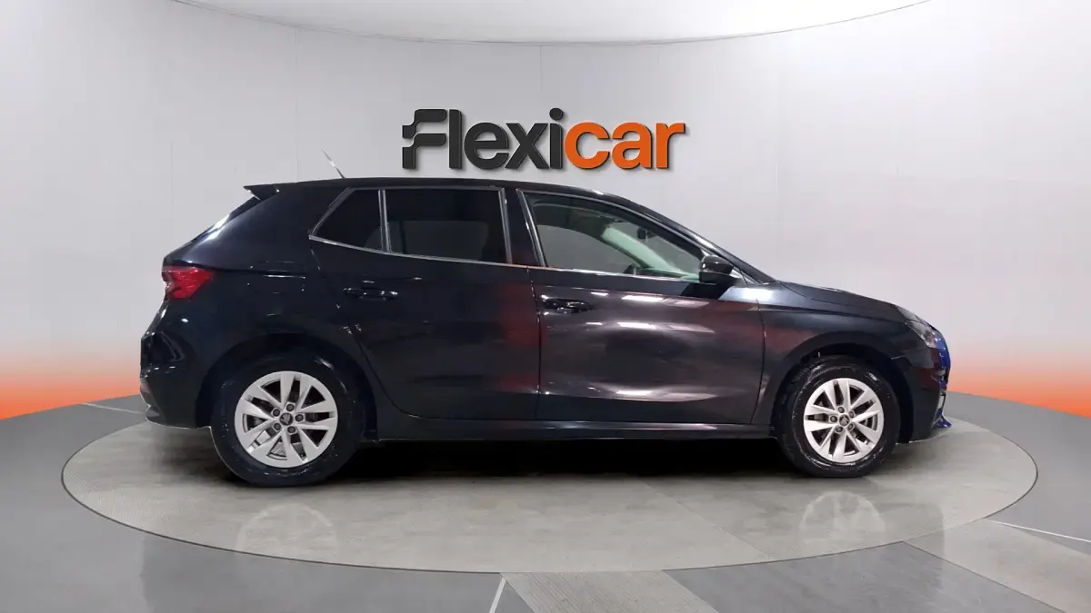 Usado Skoda Fabia Selection 95 CV (69 kW) 2025 Negro Utilitario