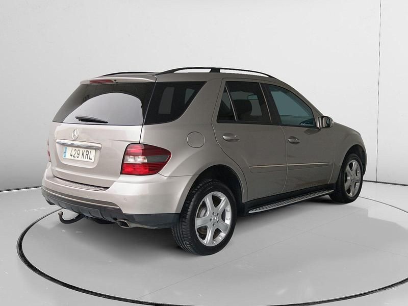 Usado Mercedes ML280 190 CV (139 kW) 2006 Gris SUV