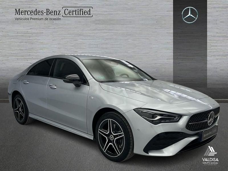Usado Mercedes CLA250e AMG line 218 CV (160 kW) 2025 Plata hightech Berlina