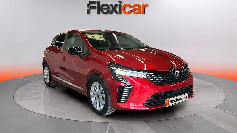 Käytetty Renault Clio V Evolution 101 HP (74 kW) 2025 Punainen Sedan