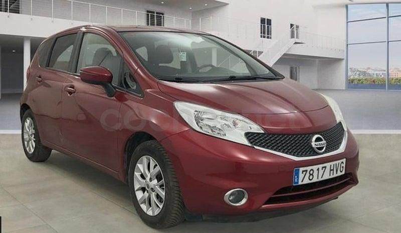 Usado Nissan Note Acenta 80 CV (58 kW) 2014 Rojo Utilitario