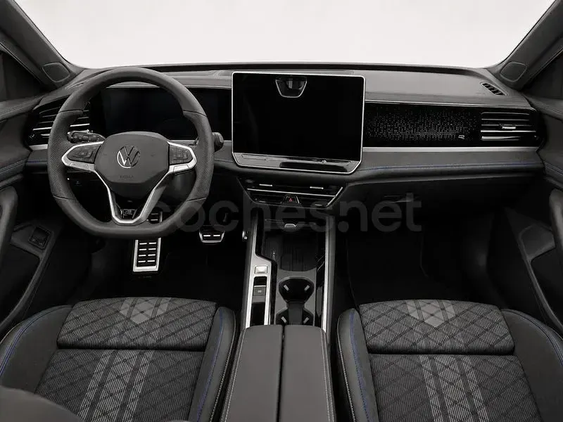 Nuevo VW Passat R-line 272 CV (200 kW) 2026 Blanco Familiar