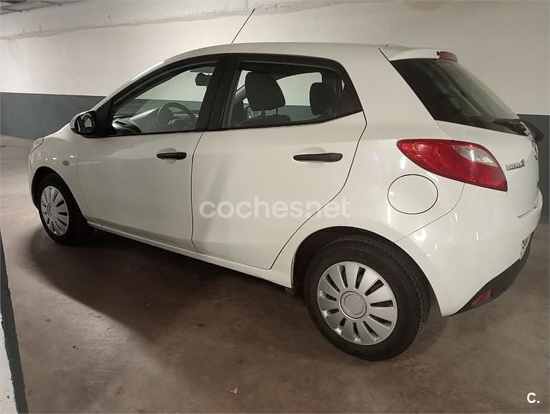 Usado Mazda 2 Active 68 CV (50 kW) 2008 Blanco Berlina