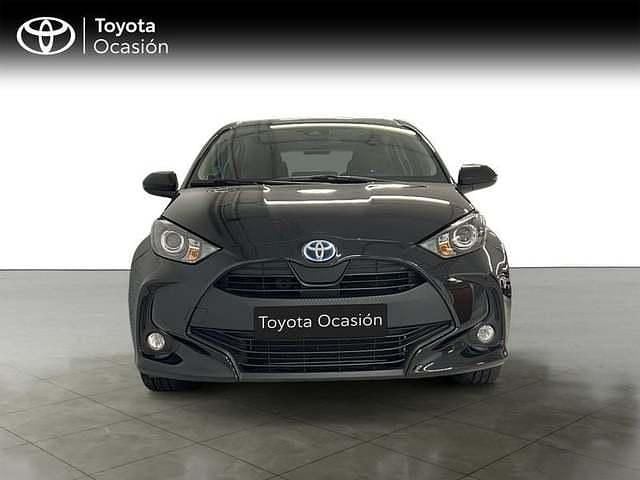 Usado Toyota Yaris Hybrid Active 116 CV (85 kW) 2025 Negro Berlina