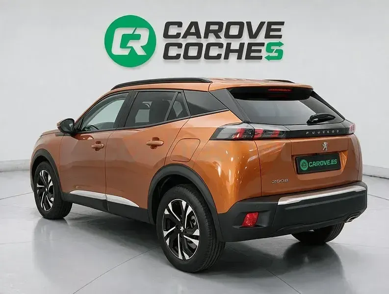 Usado Peugeot 2008 Style 110 CV (80 kW) 2021 Naranja SUV