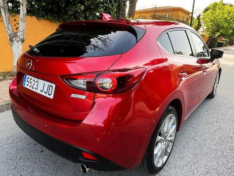 Begagnad Mazda 3 Comfort 150 HK (110 kW) 2015 Röd Halvkombi
