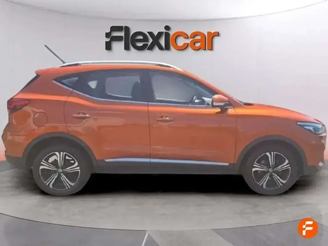 Usado MG ZS Comfort 106 HP (77 kW) 2022 Laranja SUV