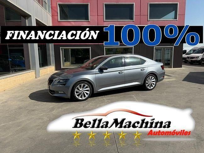 Gris / plata Usado 2019 Skoda Superb Style Berlina | 14.250 € (Precio justo) - Imagen 1/4