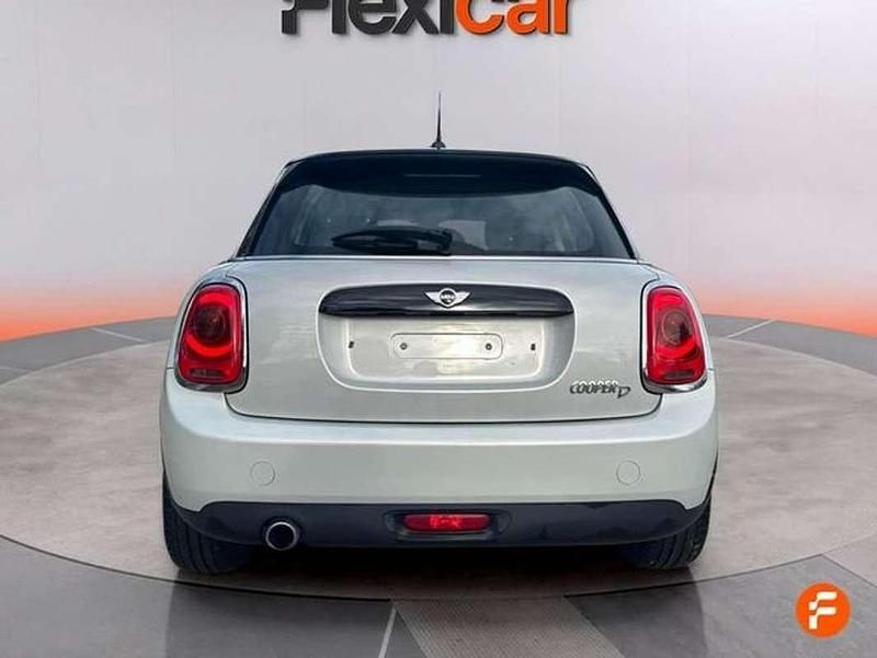 Usado Mini Cooper D 116 CV (85 kW) 2018 Gris Utilitario