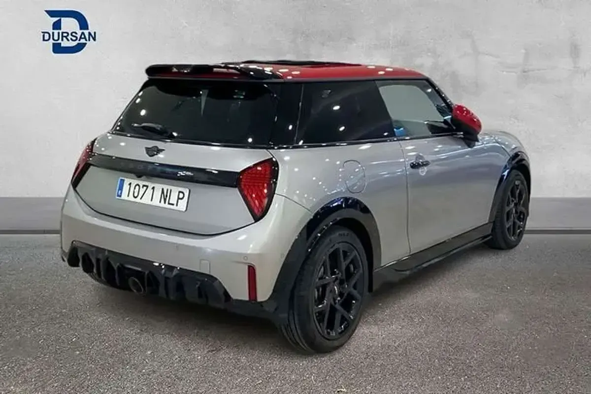 Usado Mini John Cooper Works 231 CV (169 kW) 2026 Gris Utilitario