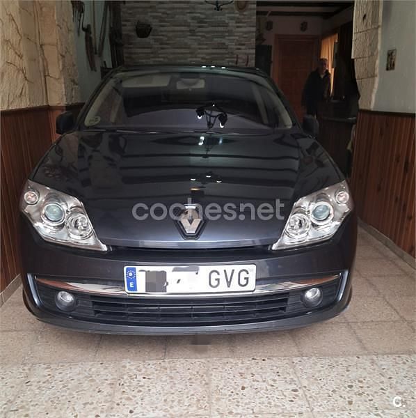Negro Usado 2010 Renault Laguna III Berlina | 5500 € (Precio justo) - Imagen 1/4