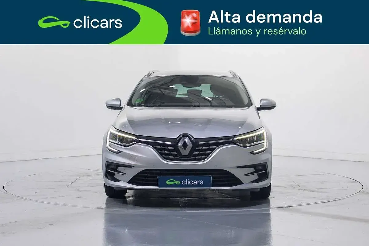 Usado Renault Mégane GrandTour Zen 140 CV (102 kW) 2022 Gris Familiar