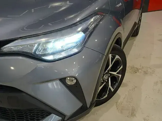 Käytetty Toyota C-HR Advance 122 HP (89 kW) 2020 Sininen Katumaasturi