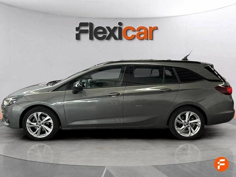 Usado Opel Astra Ultimate 145 CV (106 kW) 2021 Gris / plata Familiar