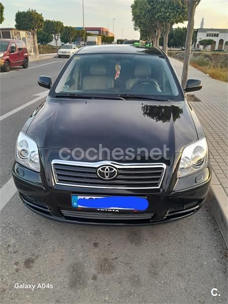 Negro Usado 2005 Toyota Avensis Executive Berlina | 3500 € (Precio justo) - Imagen 1/4