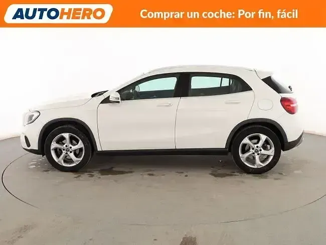 Usado Mercedes GLA180 Urban 122 CV (89 kW) 2017 Blanco SUV