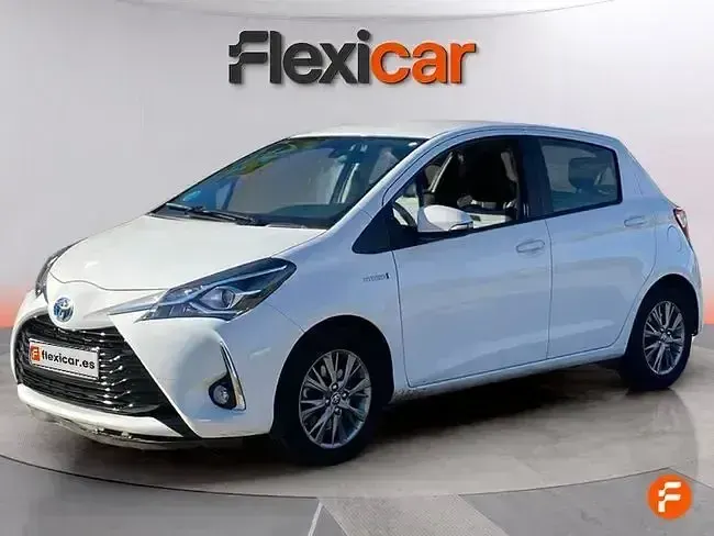Używany Toyota Yaris Hybrid Active 100 KM (73 kW) 2019 Biały