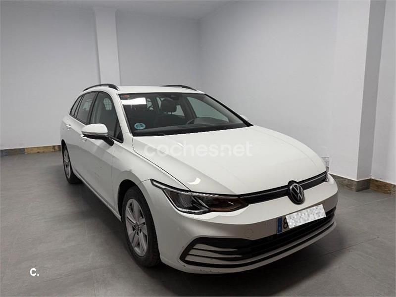 Usado VW Golf VIII 115 CV (84 kW) 2021 Blanco Familiar