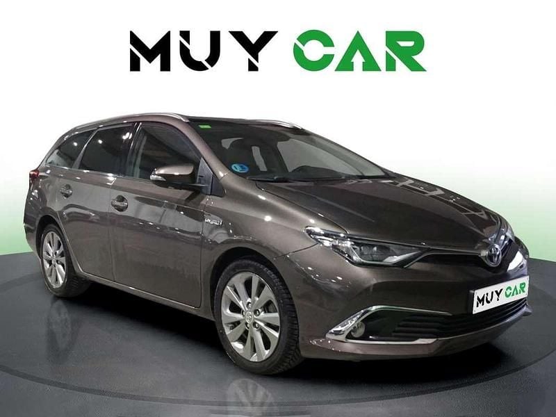 Usado Toyota Auris Touring Sports 136 CV (100 kW) 2018 Gris Familiar