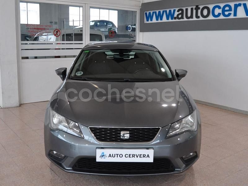 Usado Seat Leon Style 105 CV (77 kW) 2014 Gris / plata Berlina